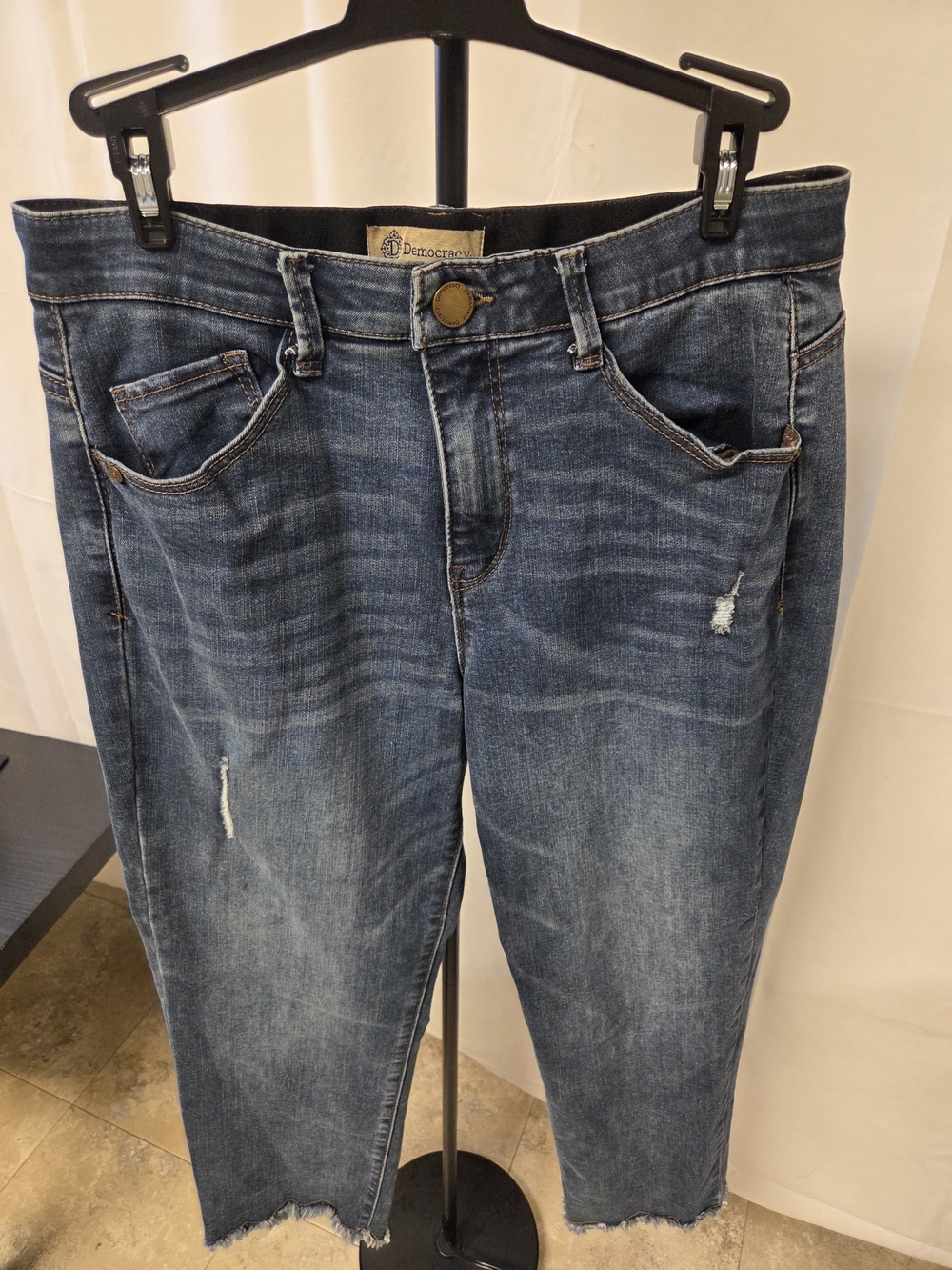 Democracy Women’s Blue Distressed Straight-Leg Jeans